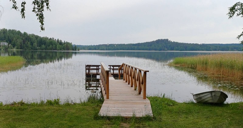 Järven ranta Hollolassa